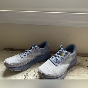 Women’s size 6.5 Brooks Ghost 14 running shoes